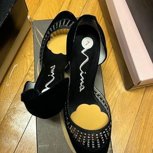 Elegant shoes w heels by Nina size7